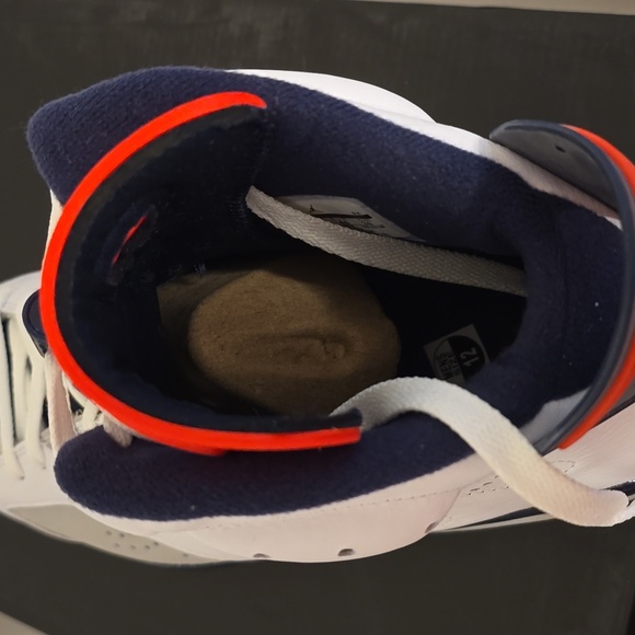 NEVER WORN JORDAN 6 RETRO - Picture 4 of 6